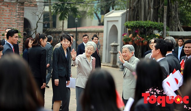 Nhà Vua và Hoàng hậu Nhật Bản giao lưu với cựu sinh viên Việt Nam từng học tập tại Nhật Bản - ảnh 1